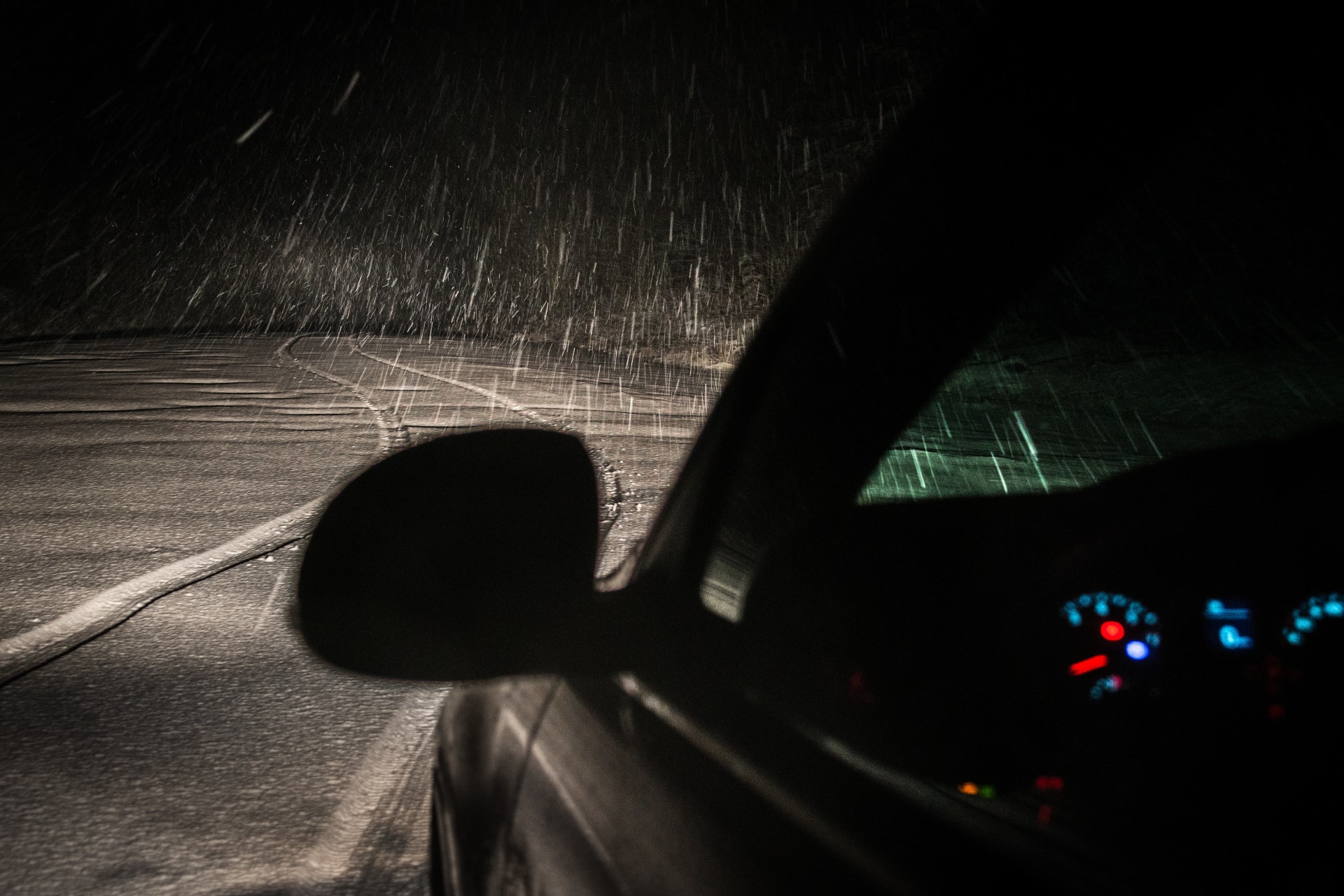 Autofahren bei Dunkelheit: Mit diesen Tipps zu mehr Sicherheit