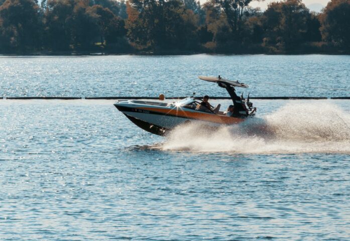 Ein Boot am See